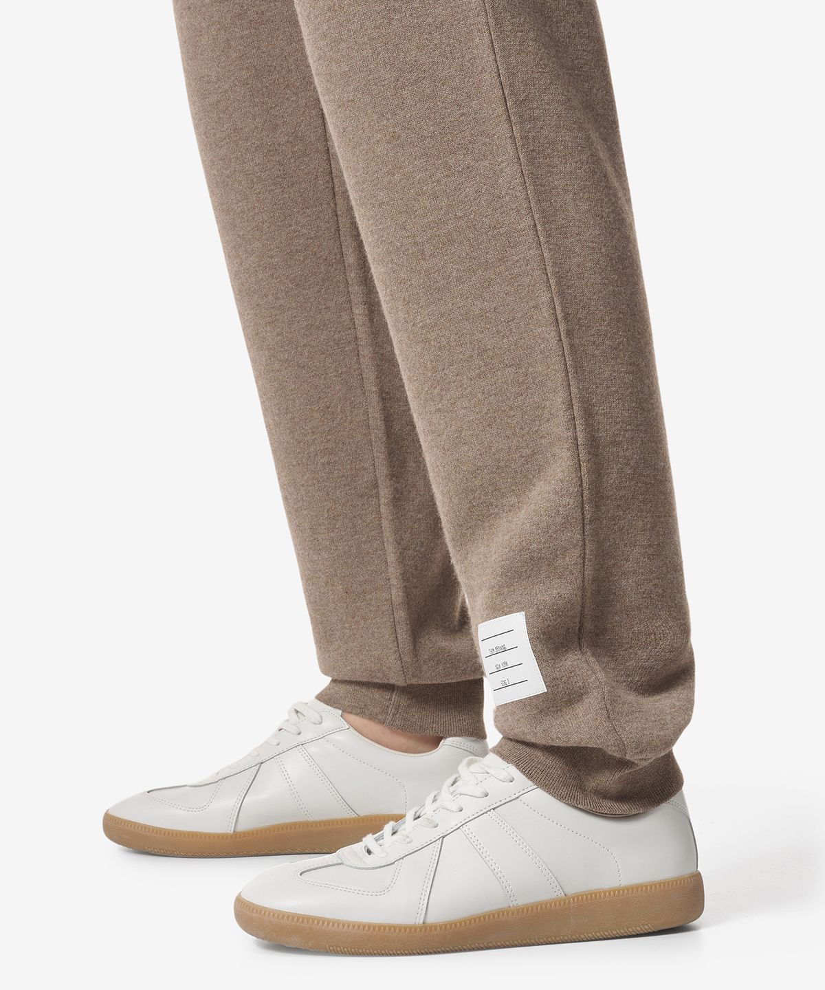 톰 브라운(THOM BROWNE) 루프백 4바 스웻팬츠 - 브라운 / MJQ179AJ0088210