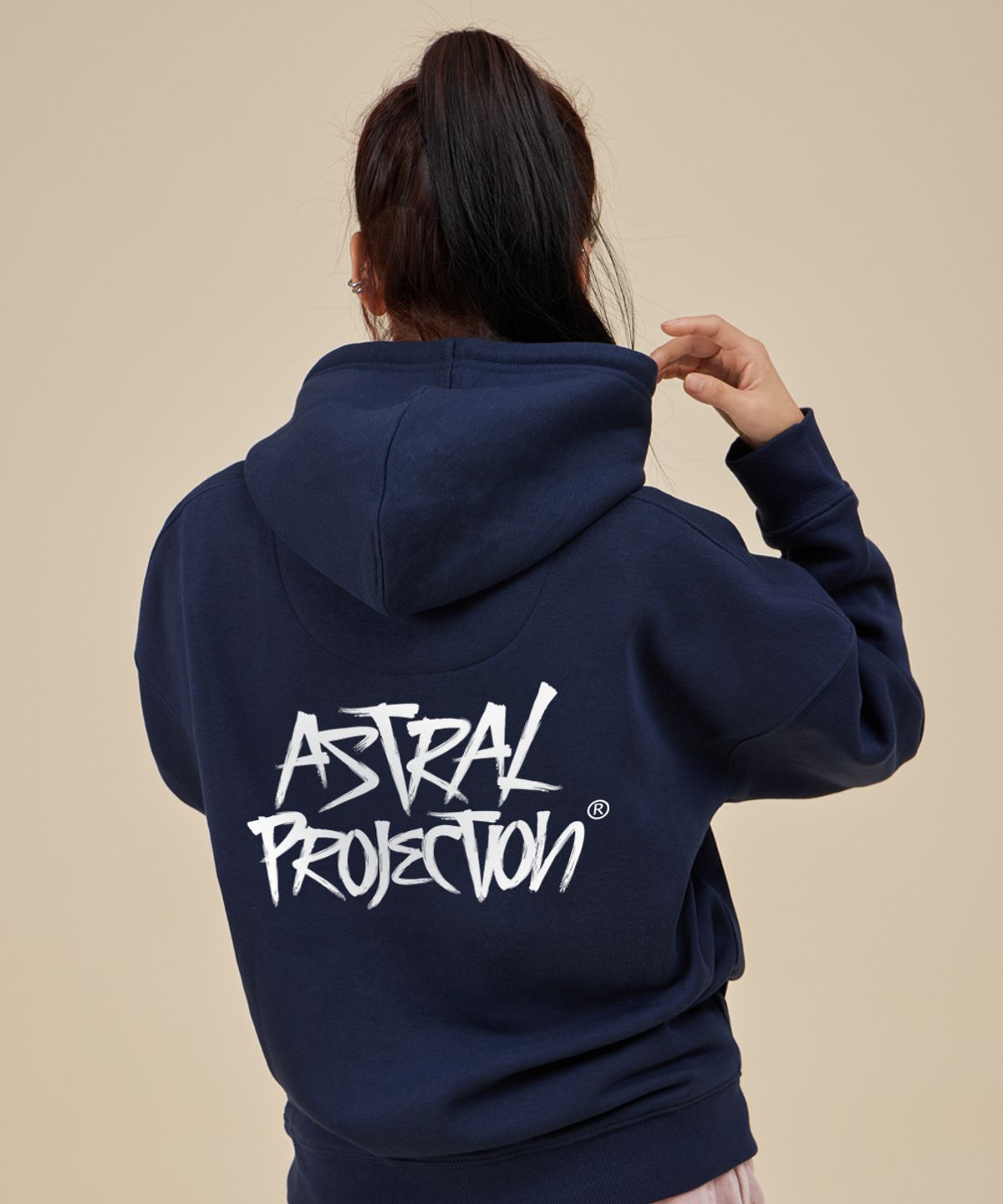 아스트랄 프로젝션(ASTRAL PROJECTION) 그래피티 레터링 오버핏 와이드 숄더 후디_네이비