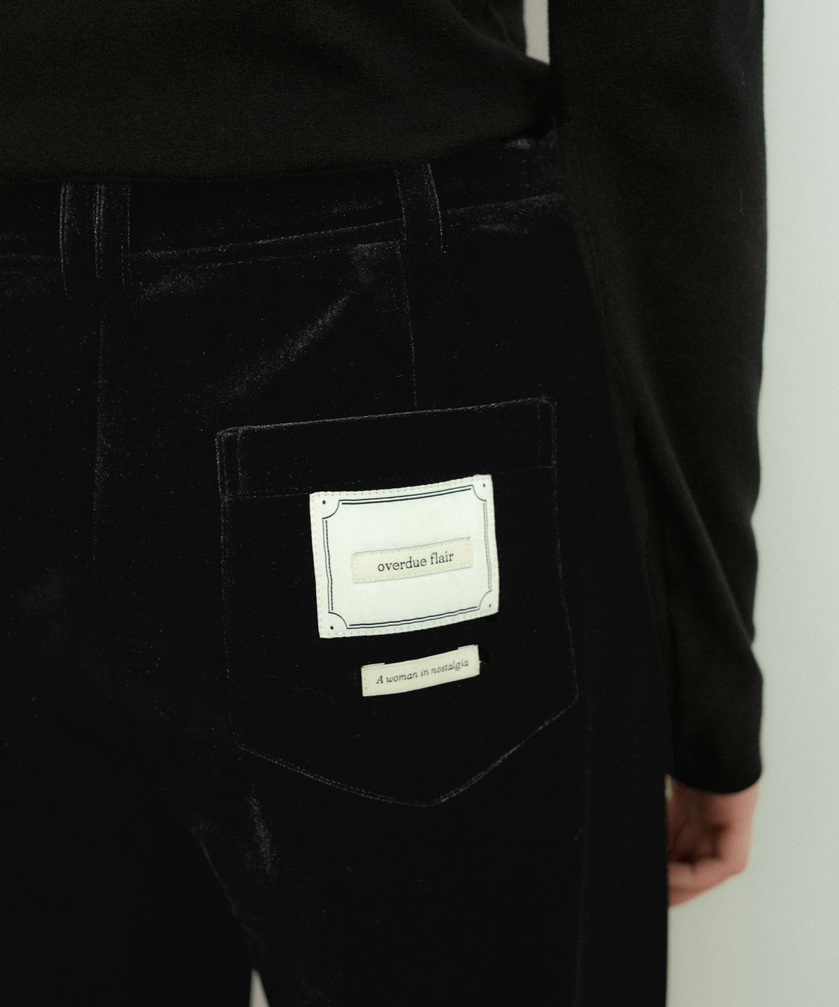 오버듀플레어(OVERDUEFLAIR) VELVET LOW WIDE PANTS_BLACK