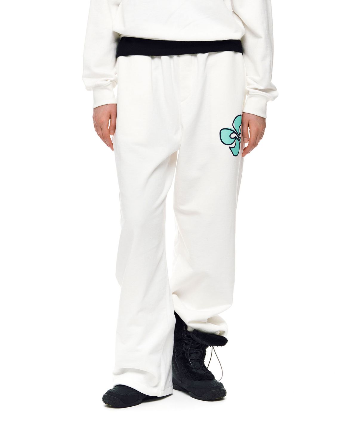 헤레틱(HERETIC) CORSAGE LOGO SWEAT PANTS / white