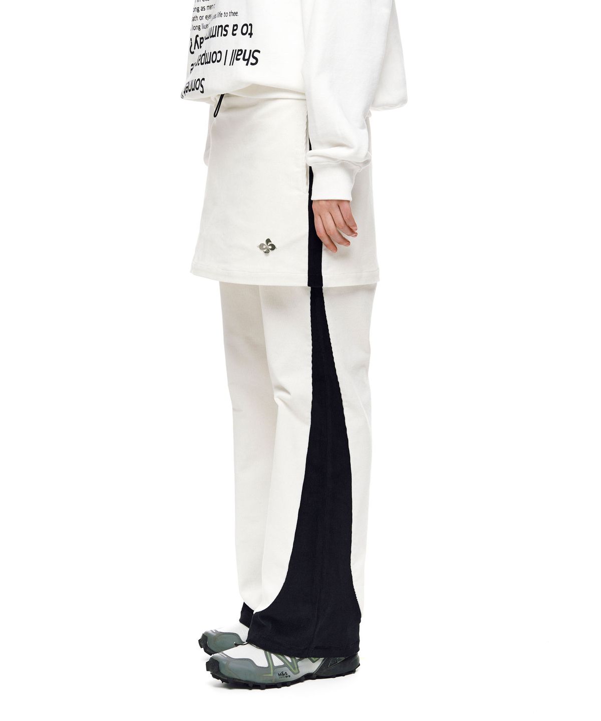 헤레틱(HERETIC) CORDUROY WAVE SKIRT PANTS / white