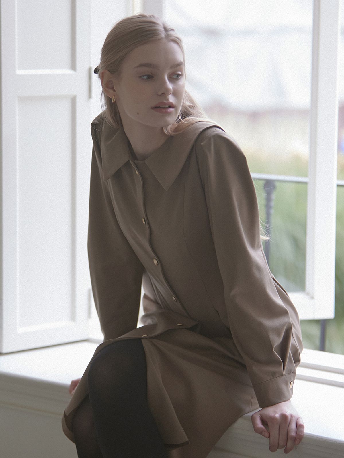 논로컬(NONLOCAL) Sailor Collar Goldish Dress - Beige