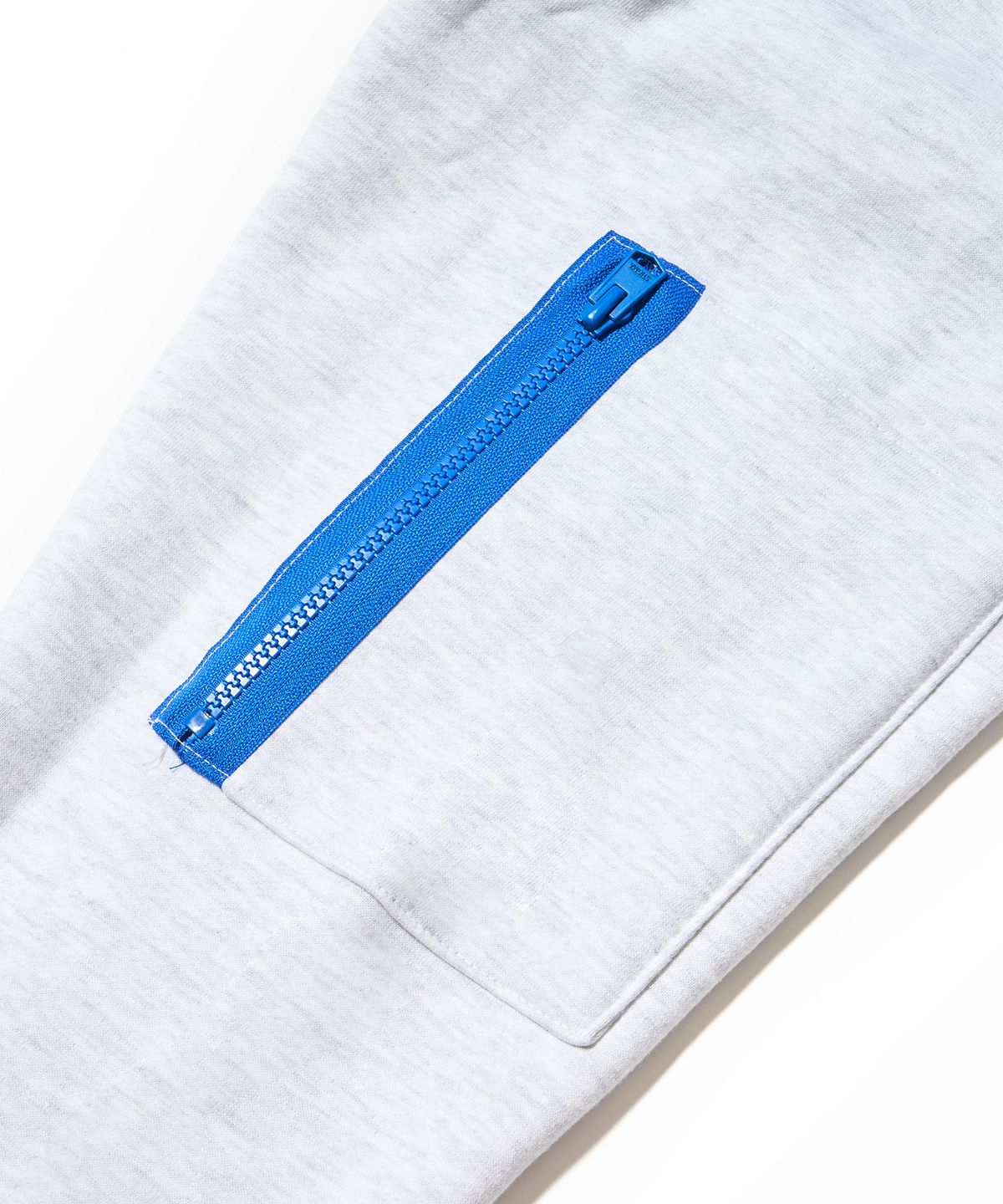 스티그마(STIGMA) ZIPPER OVERSIZED CREWNECK WHITE MELANGE