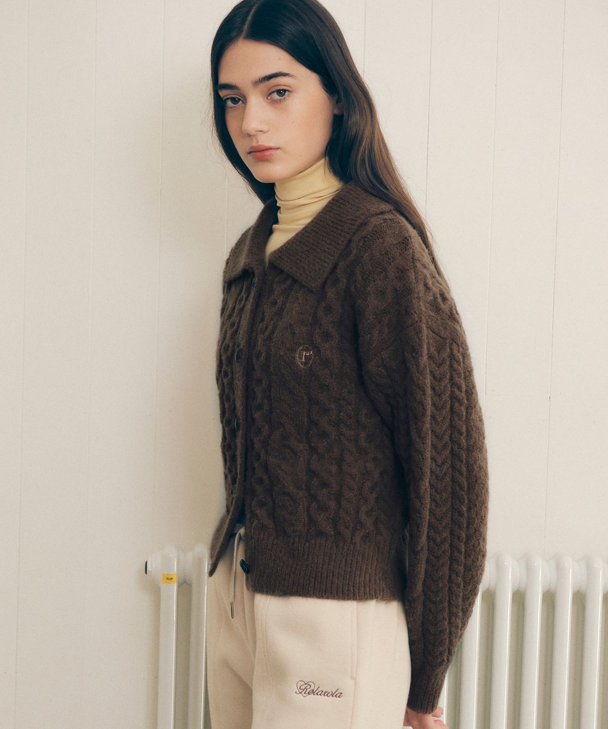 로라로라(ROLAROLA) CABLE COLLAR KNIT CARDIGAN BROWN