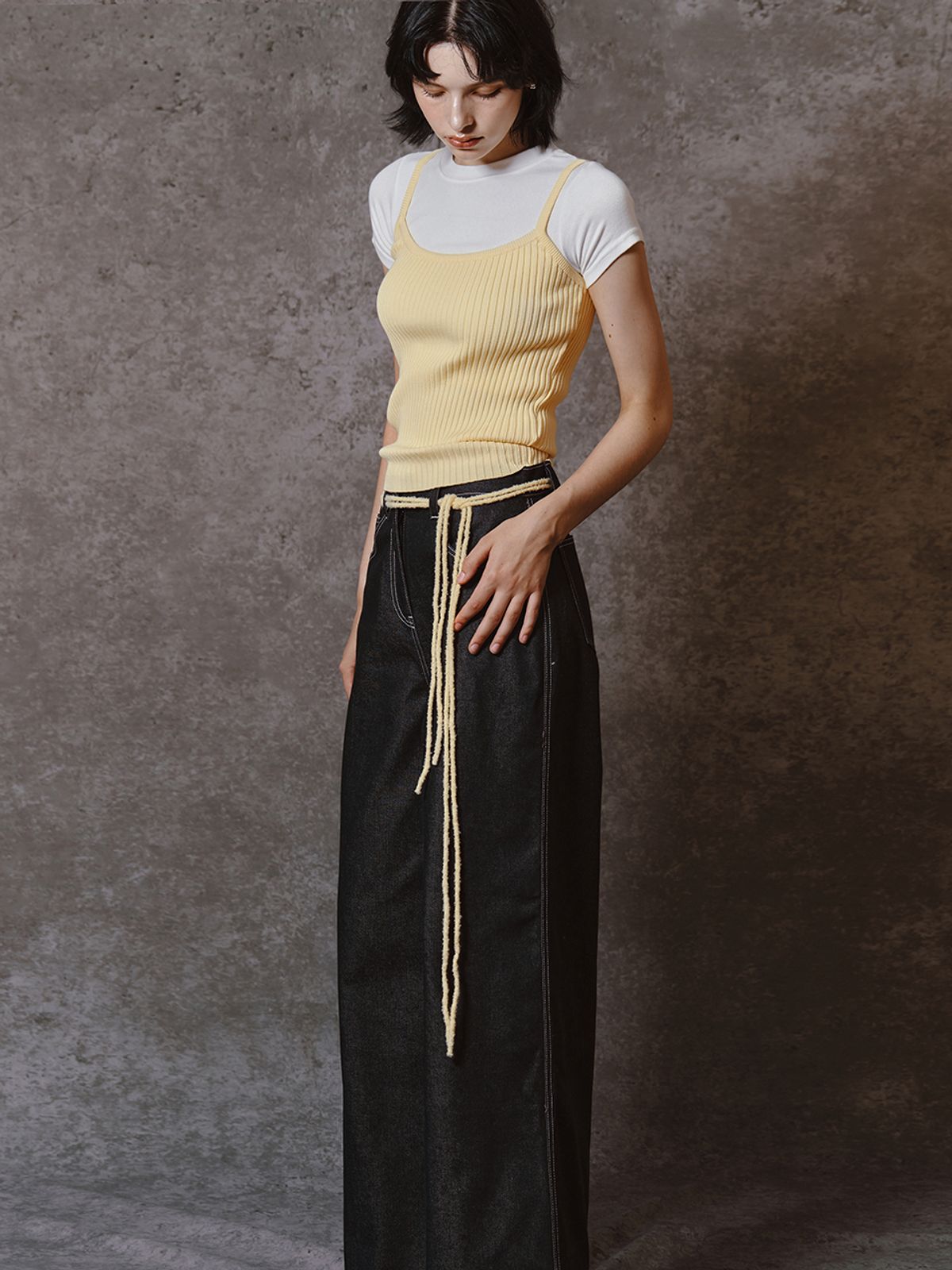 민더리(MEENDERI) RIBBED SLEEVELESS KNIT TOP - LEMON