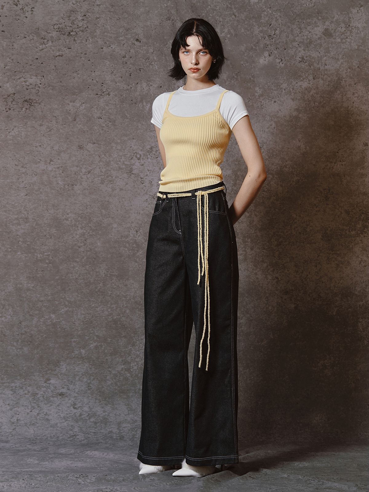 민더리(MEENDERI) RIBBED SLEEVELESS KNIT TOP - LEMON