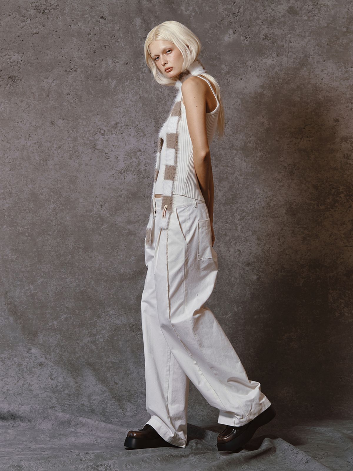 민더리(MEENDERI) MIXED STRIPE KNIT MUFFLER - WHITE BEIGE