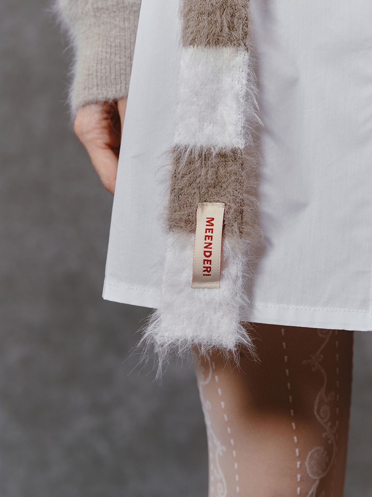 민더리(MEENDERI) MIXED STRIPE KNIT MUFFLER - WHITE BEIGE