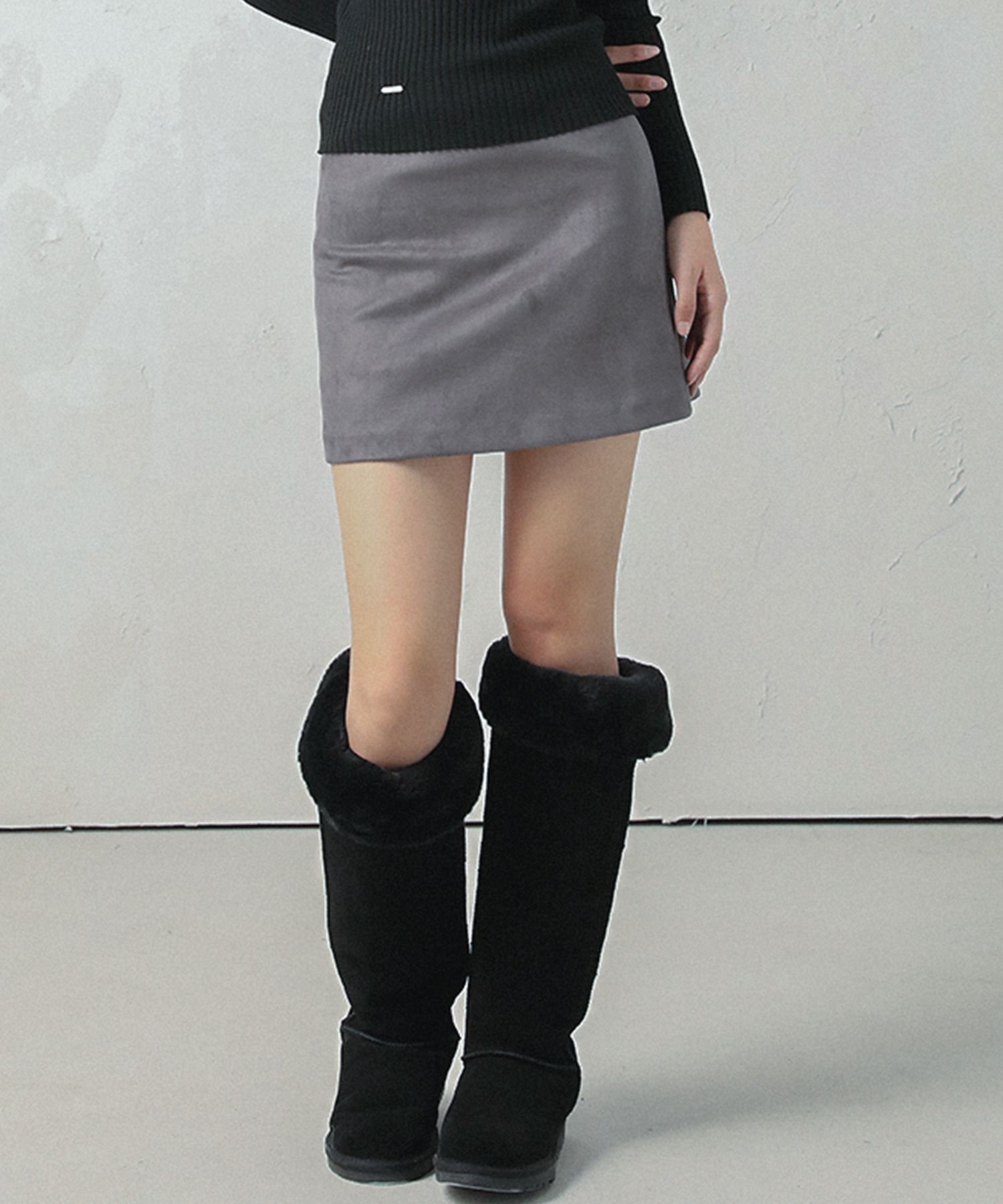 ★送料・関税込★AVANDRESS★Suede Chic Slit Mini Skirt★ MUSINSA | AVANDRESS Suede Chic Slit Mini Skirt BLACK