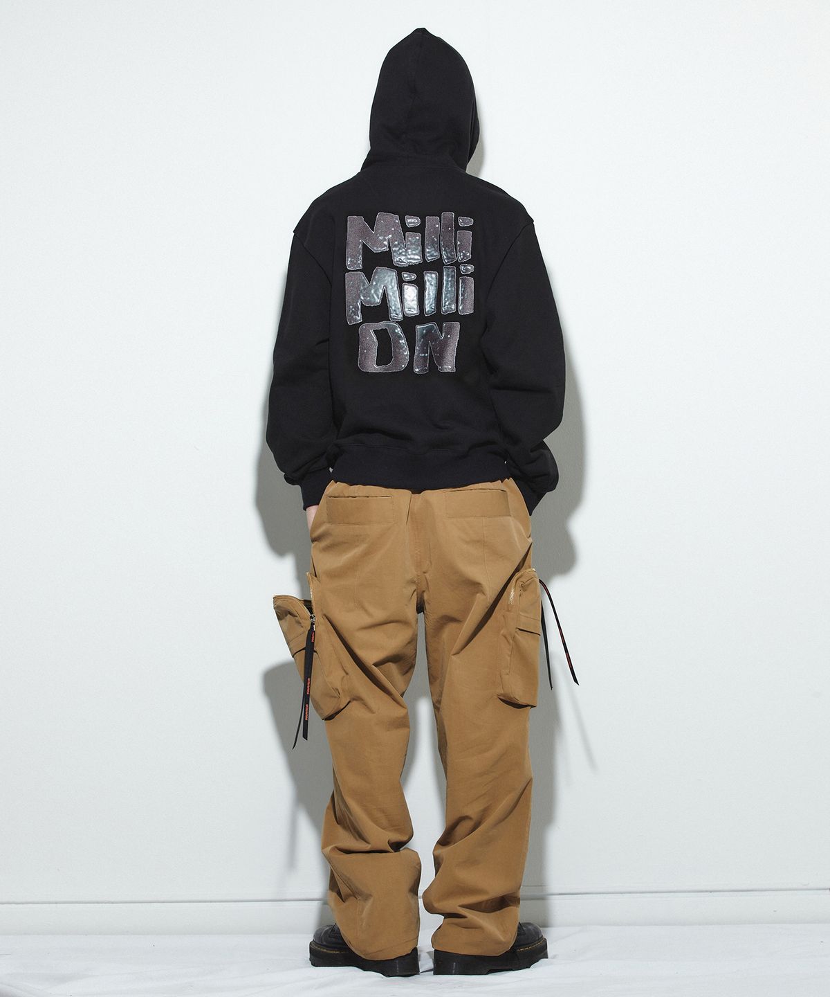 밀리밀리언(MILLIMILLION) COBBLESTONE STONIE HOODIE T09-Black