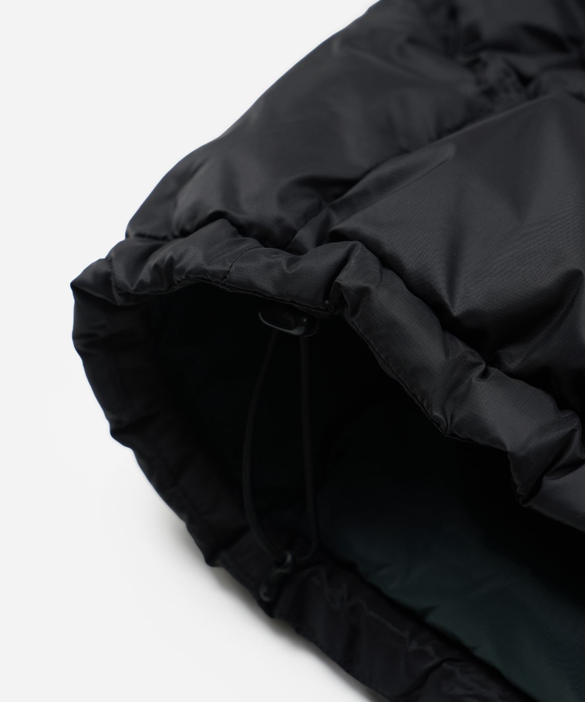 프리즘웍스(FRIZMWORKS) ALTAVIA DOWN PARKA _ BLACK