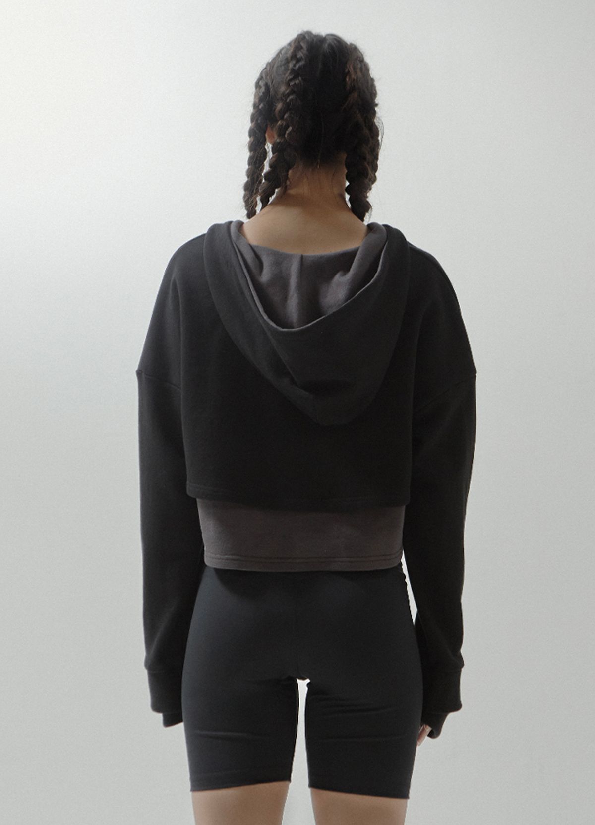 세니크(SENIK) Boxer crop hoodie - Black