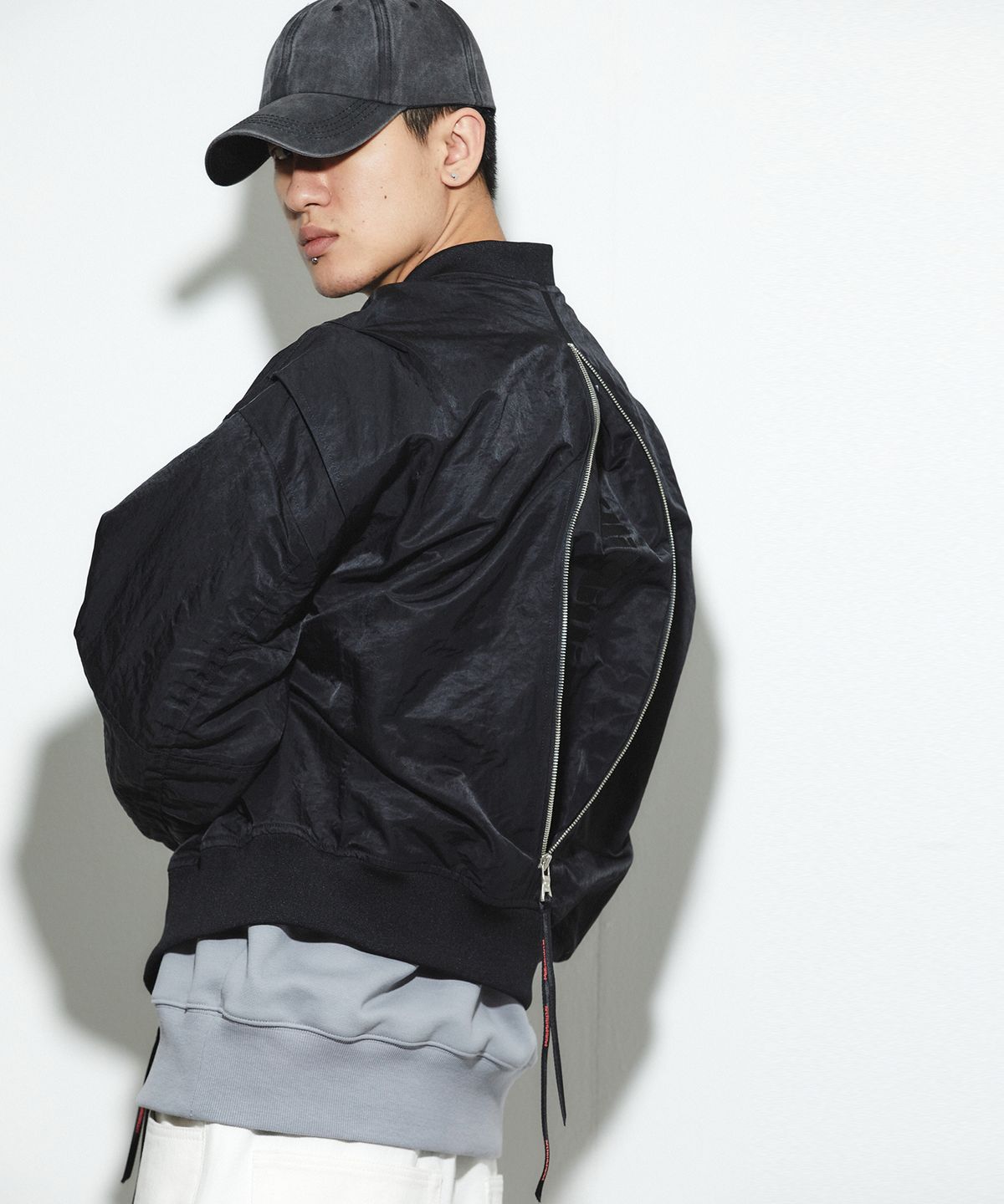 밀리밀리언(MILLIMILLION) MUDSTONE MA1 J02-BLACK