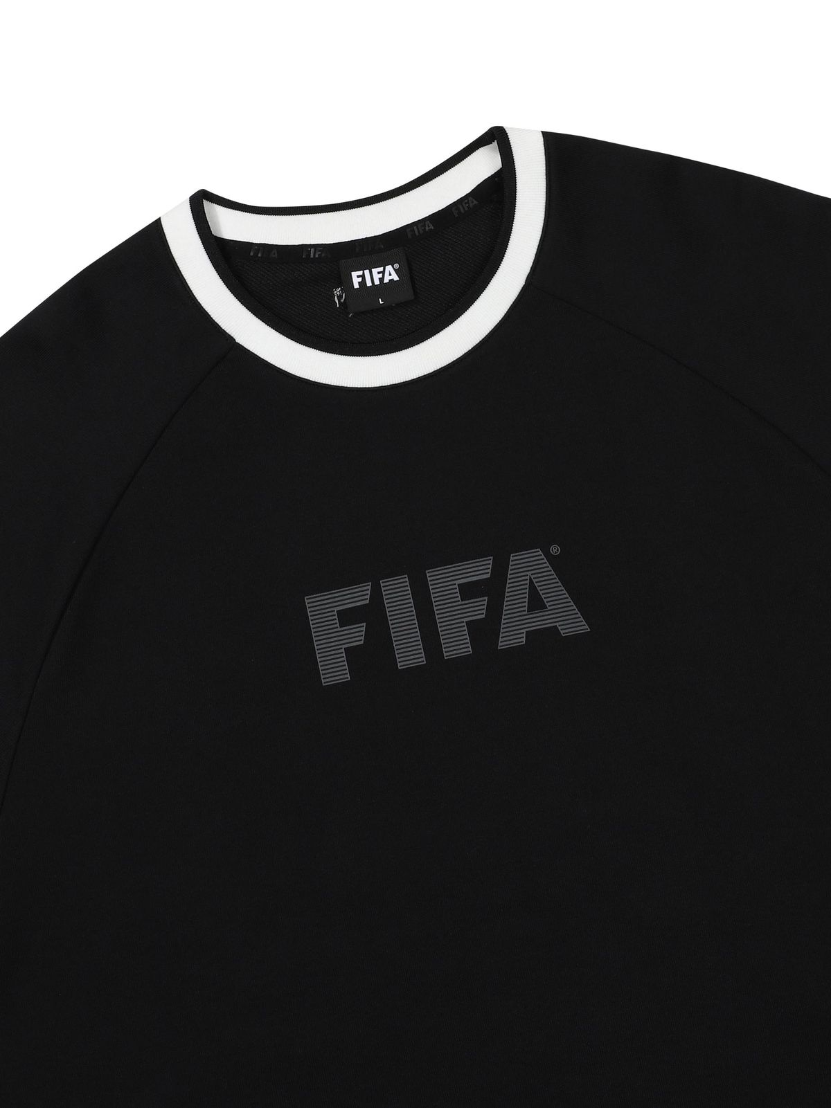 피파 1904(FIFA 1904) 세미오버핏 배색 맨투맨 블랙