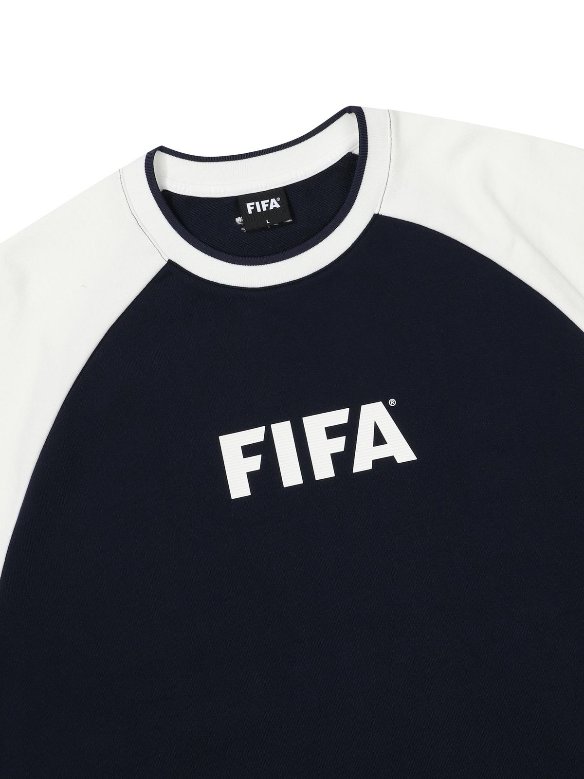 피파 1904(FIFA 1904) 세미오버핏 배색 맨투맨 네이비