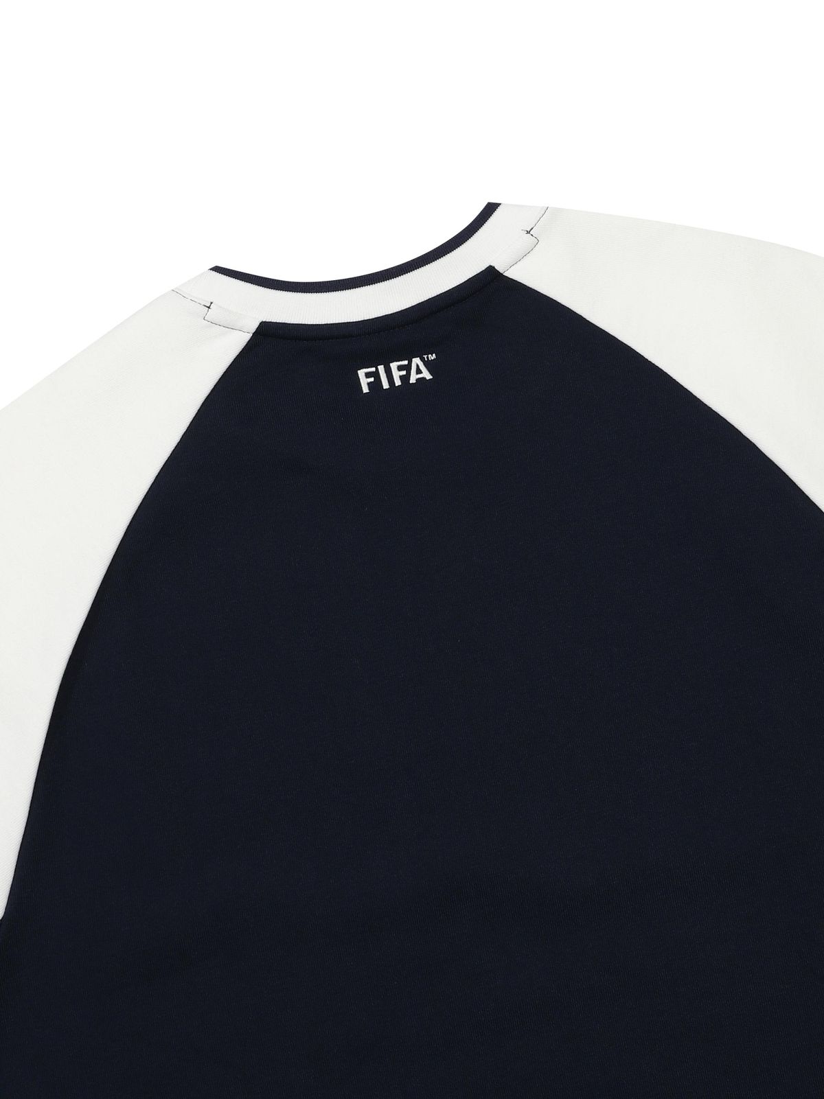 피파 1904(FIFA 1904) 세미오버핏 배색 맨투맨 네이비
