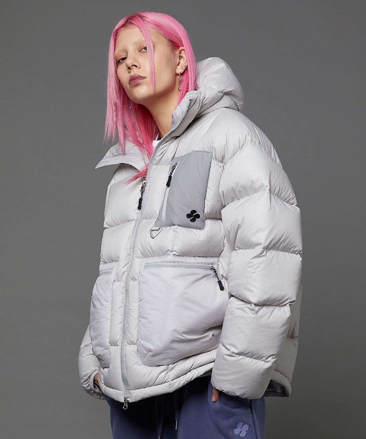 후드후드(HOODHOOD) 하이넥 헤비 덕다운 숏패딩 라이트그레이