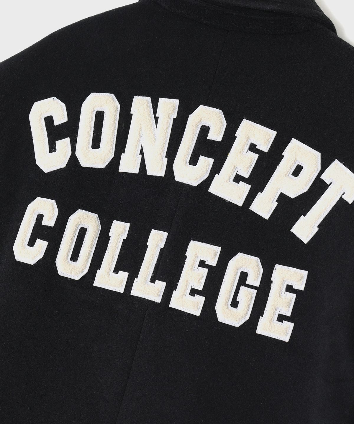 컨셉트컬리지(CONCEPTCOLLEGE) 클래식 패치 오버핏 블랙 울 패딩 코트 [남녀공용]