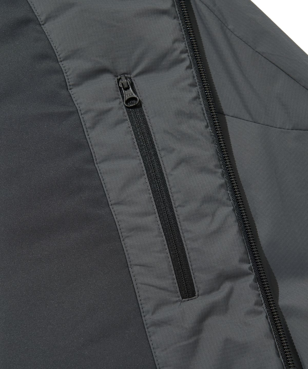 웰터 익스페리먼트(WELTER EXPERIMENT) LIGHT PRIMALOFT HOOD JACKET_CHARCOAL_WOL041