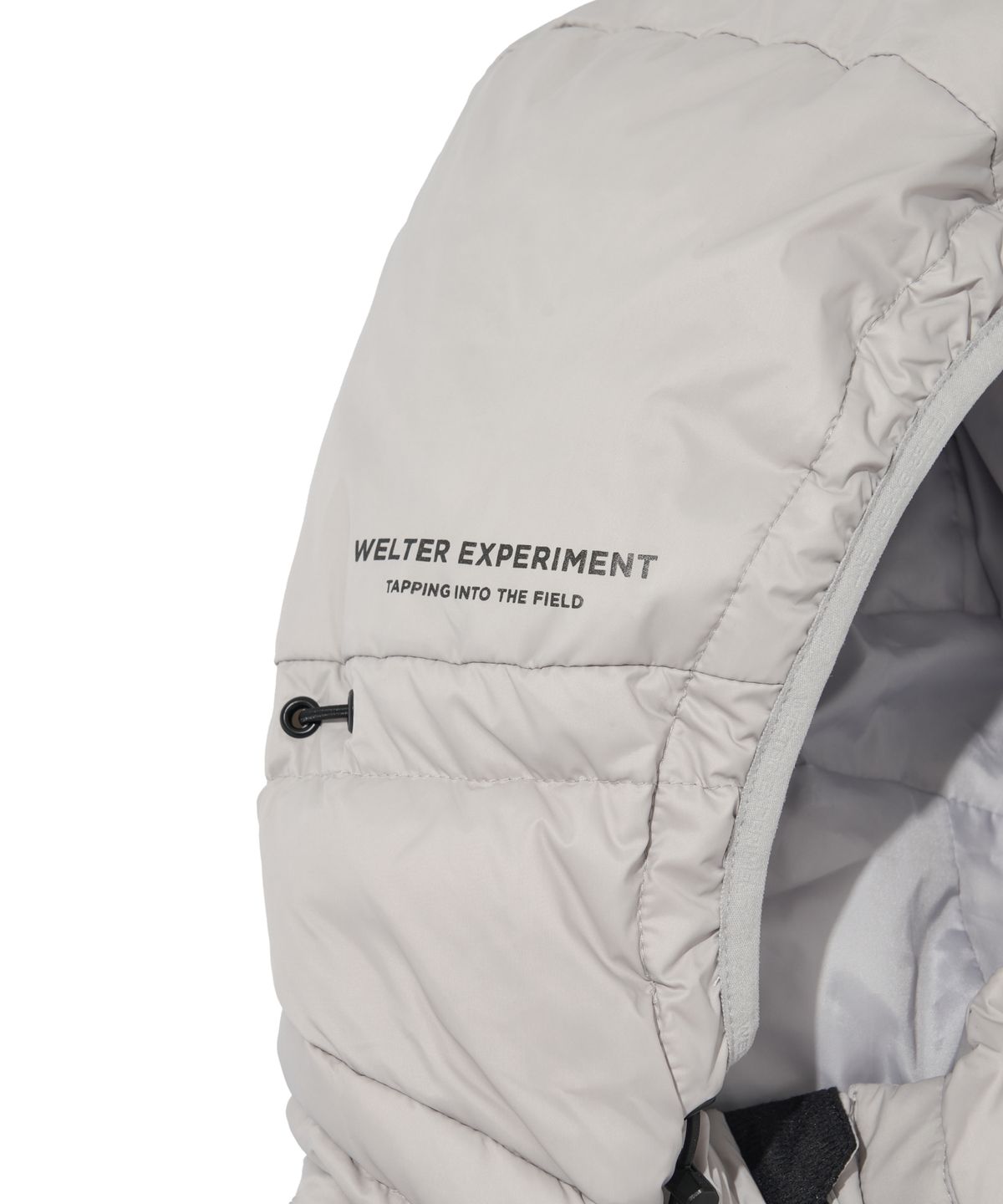 웰터 익스페리먼트(WELTER EXPERIMENT) SHIELD DOWN HOOD VEST_LIGHT GRAY_WOL048