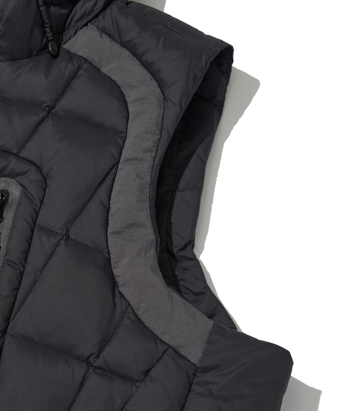 웰터 익스페리먼트(WELTER EXPERIMENT) SHIELD DOWN HOOD VEST_BLACK_WOL047