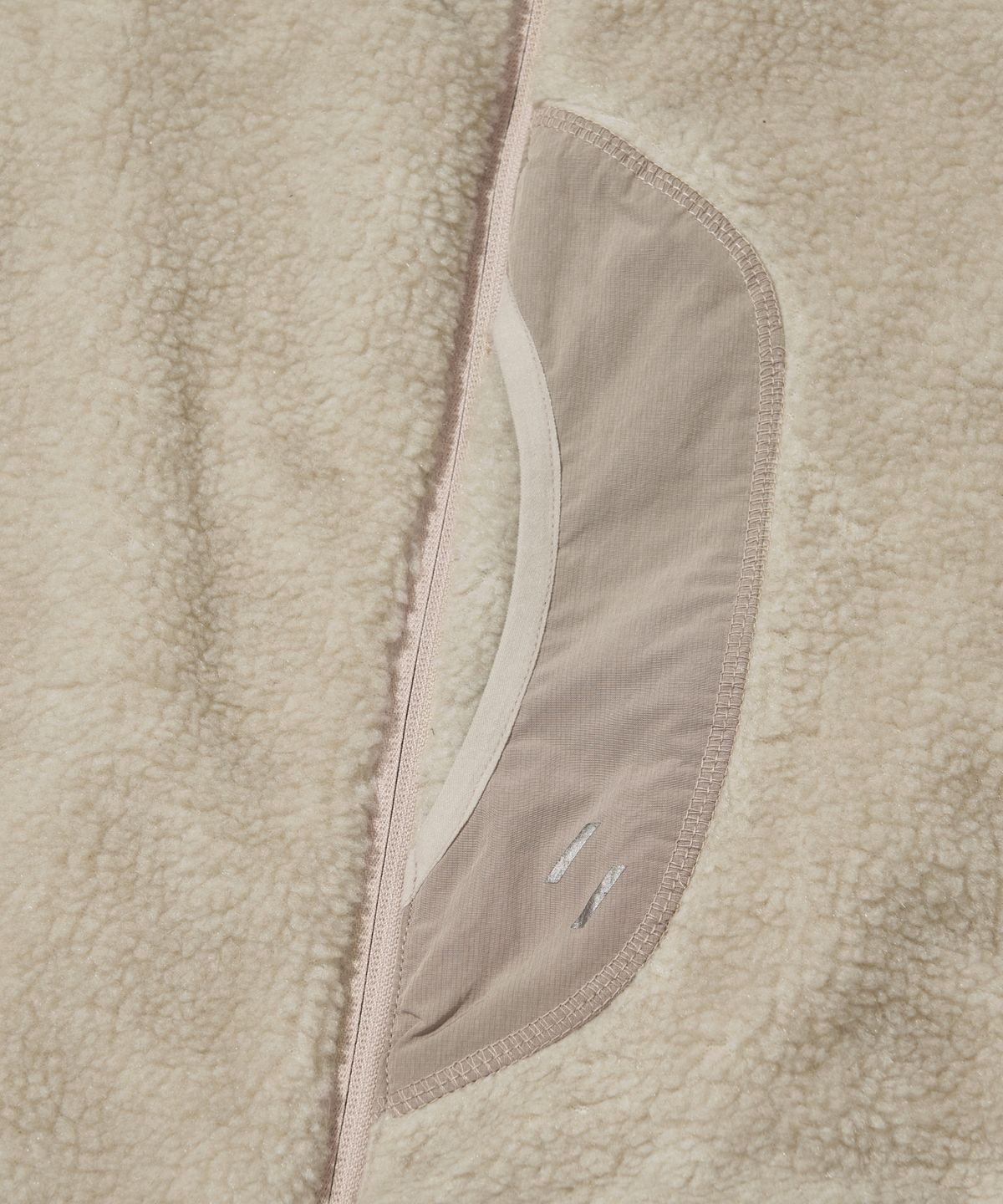 웰터 익스페리먼트(WELTER EXPERIMENT) CHEST HOLEPOCKET FLEECE VEST_CREAM_WOL049