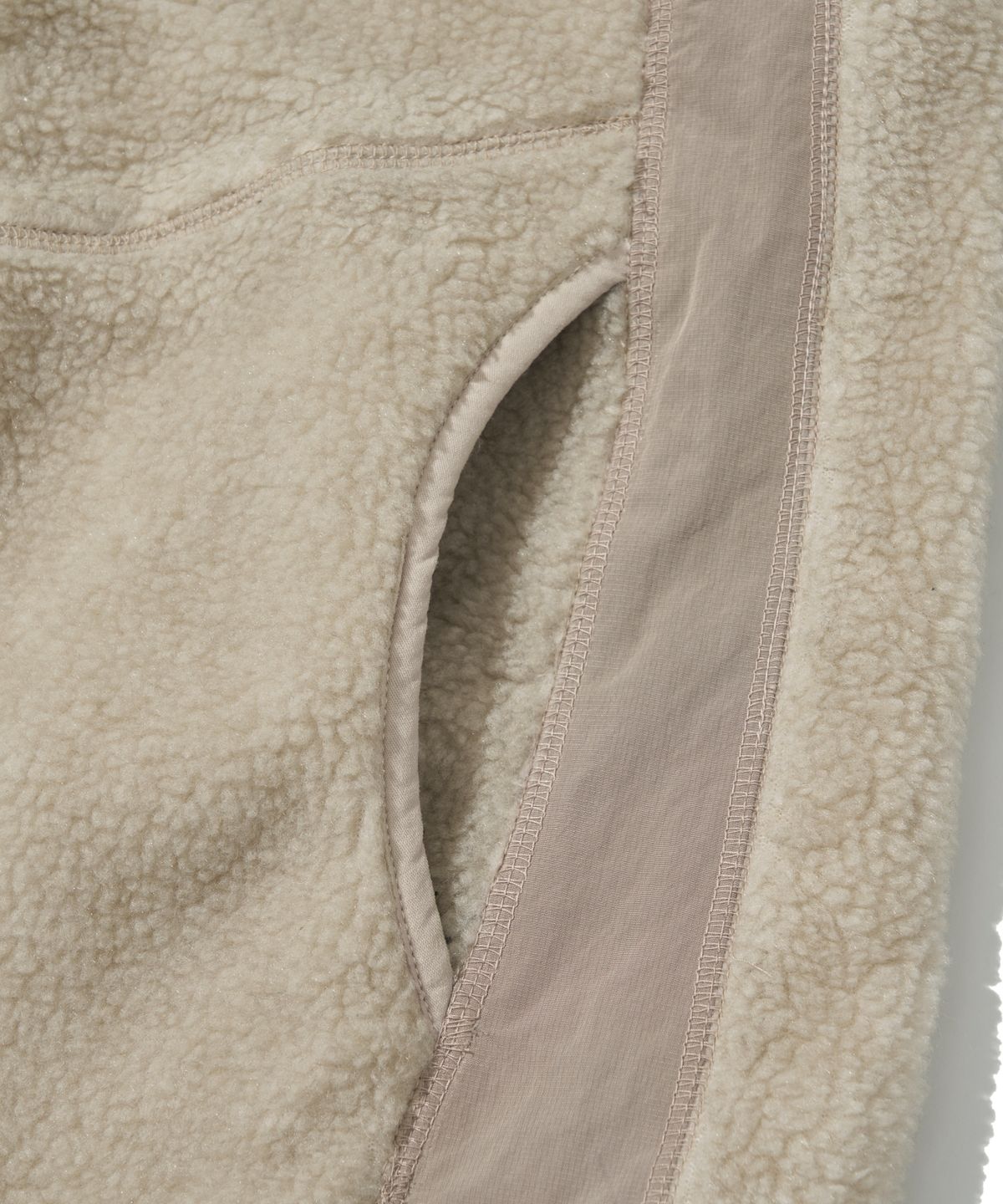 웰터 익스페리먼트(WELTER EXPERIMENT) CHEST HOLEPOCKET FLEECE VEST_CREAM_WOL049