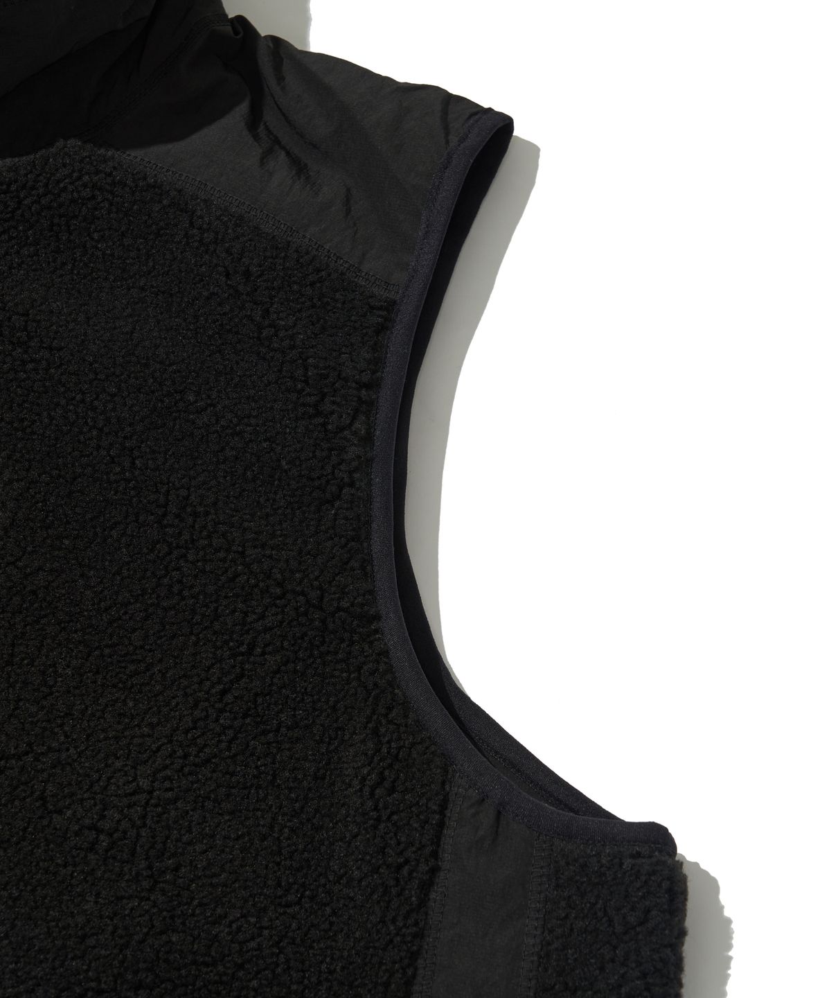 웰터 익스페리먼트(WELTER EXPERIMENT) CHEST HOLEPOCKET FLEECE VEST_BLACK_WOL050