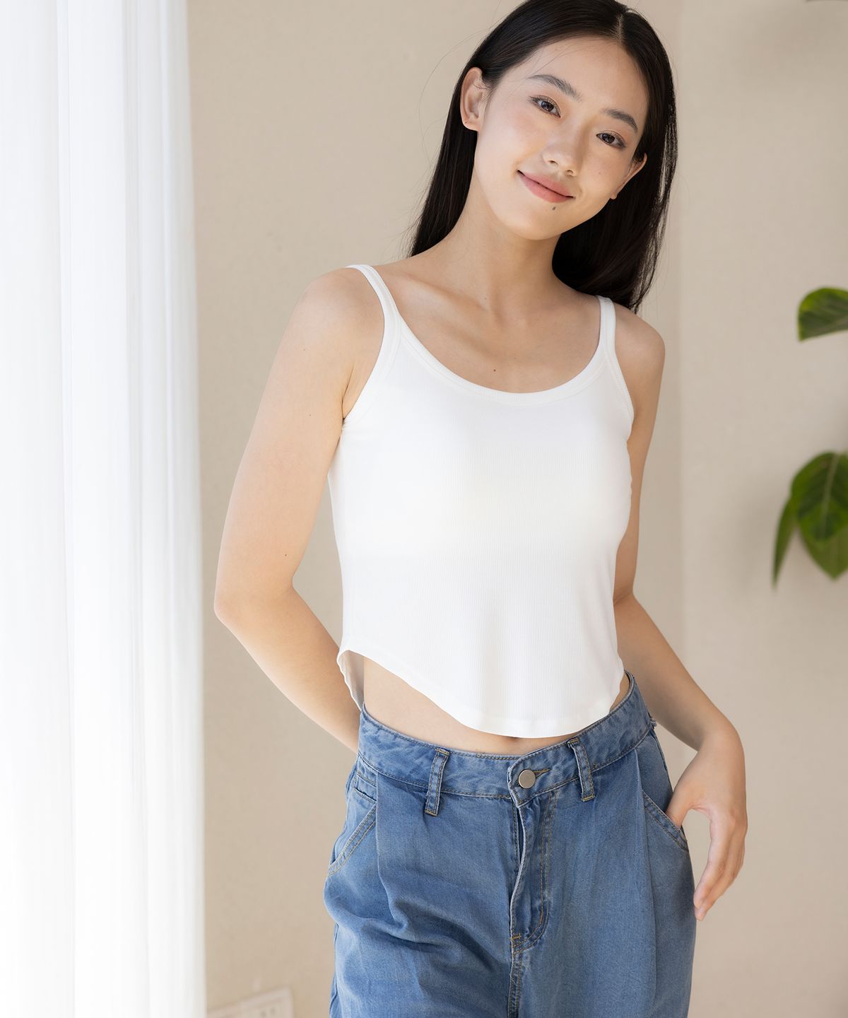 르세렌(LESEREIN) LS23TP-305 베이직 크롭 나시탑
