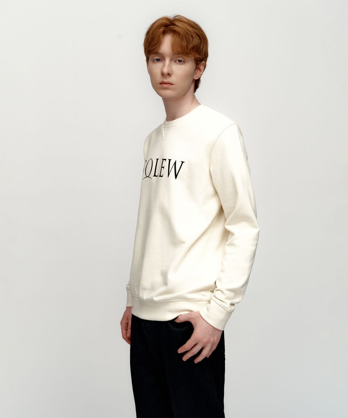 소루(SOLEW) 루즈핏 로고 스웨트셔츠_아이보리