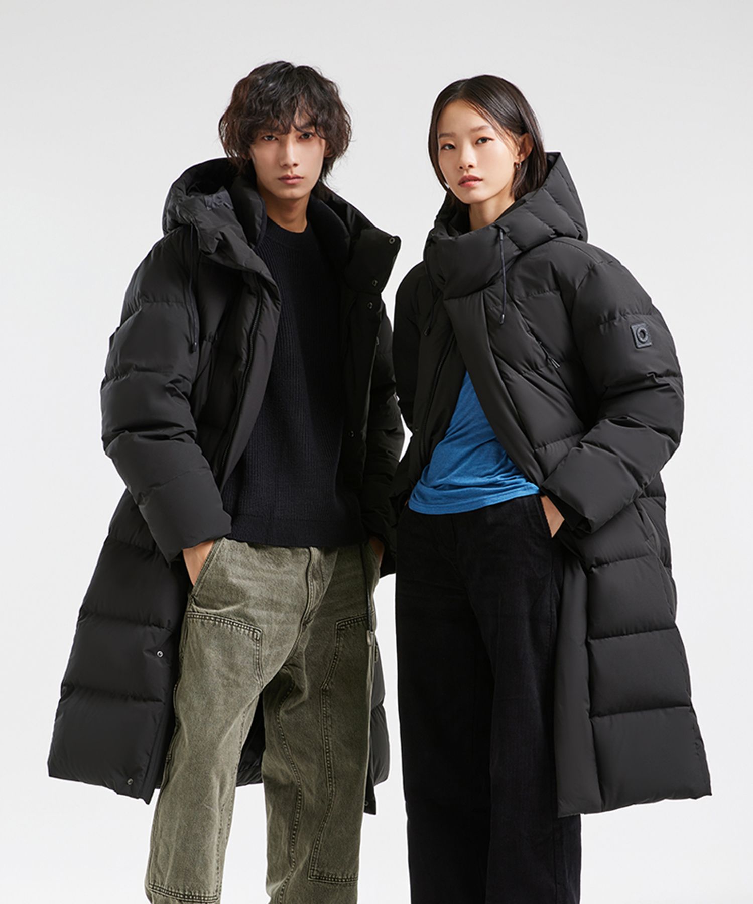 ICE Y [800フィルパワーハンガリーダウンの特長】 軽量 キャンセルにつき在庫UP】800フィルパワーのネイビーダウン、極少量