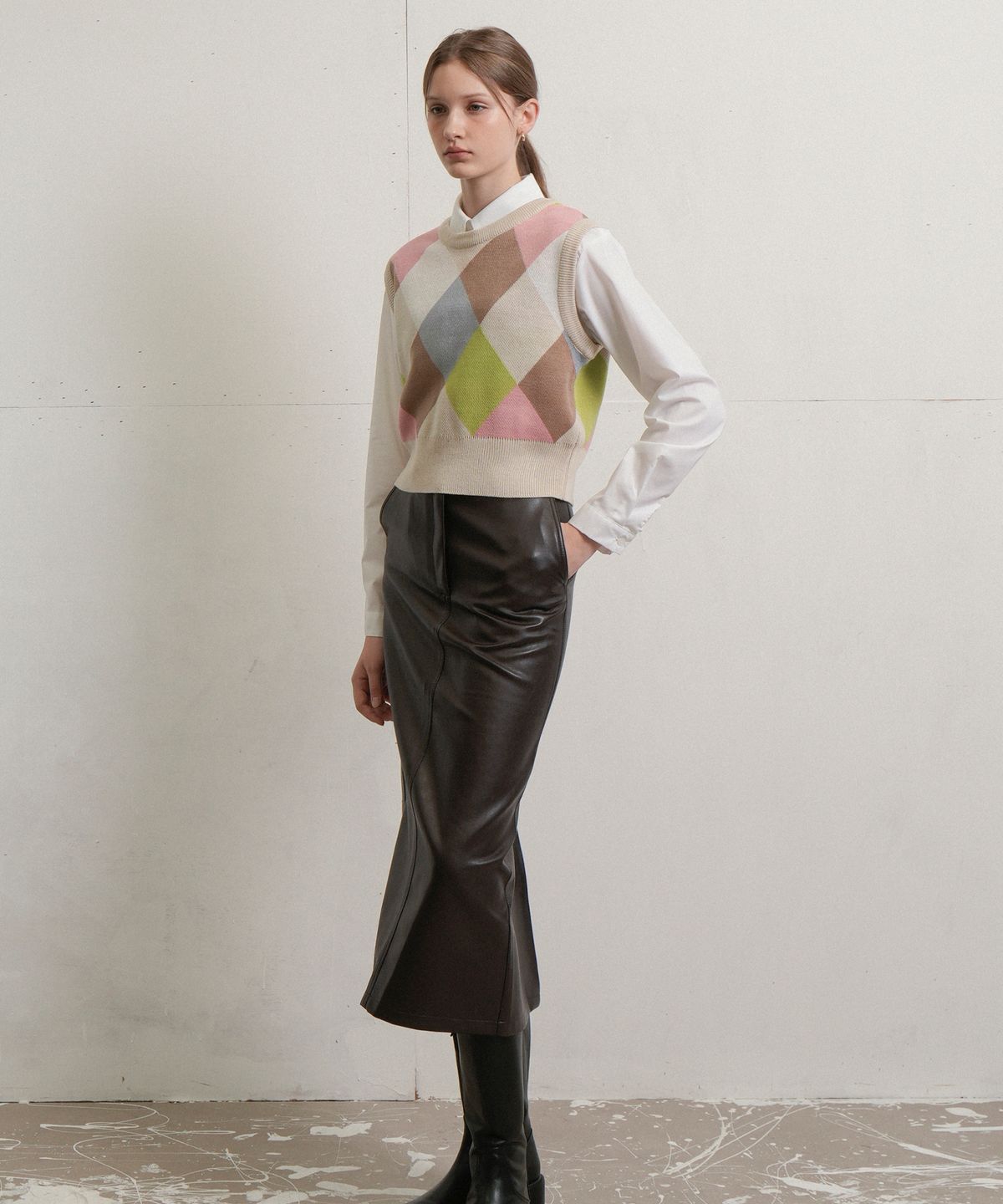 블레티(VLETI) Round Coloration Knit Vest (Beige)