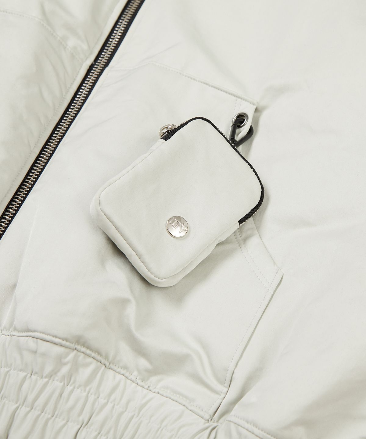 이에이(IEY) POUCH HOODIE BOMBER Ivory