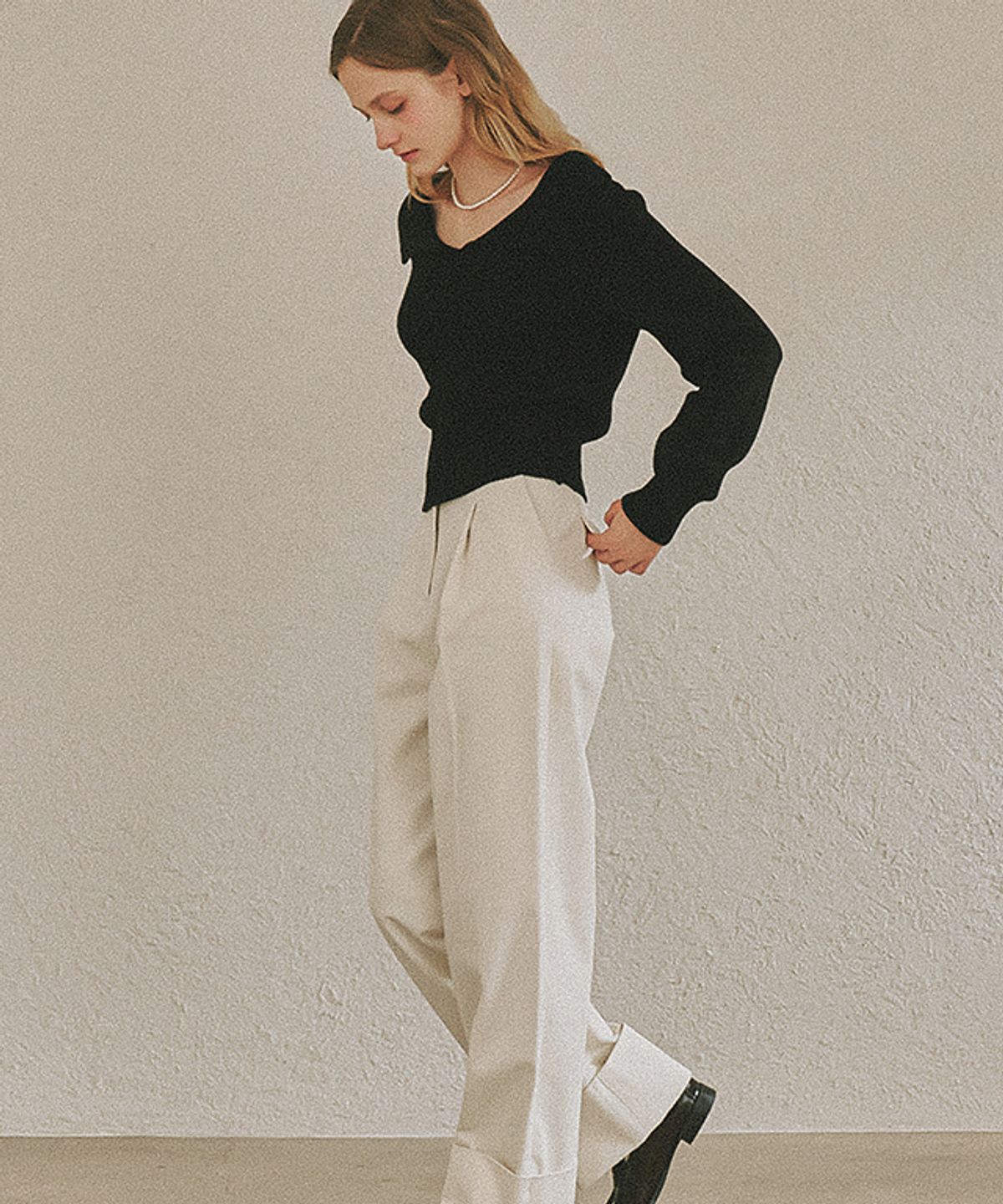 론론(RONRON) BIG COLLAR CABLE CROP KNIT BLACK