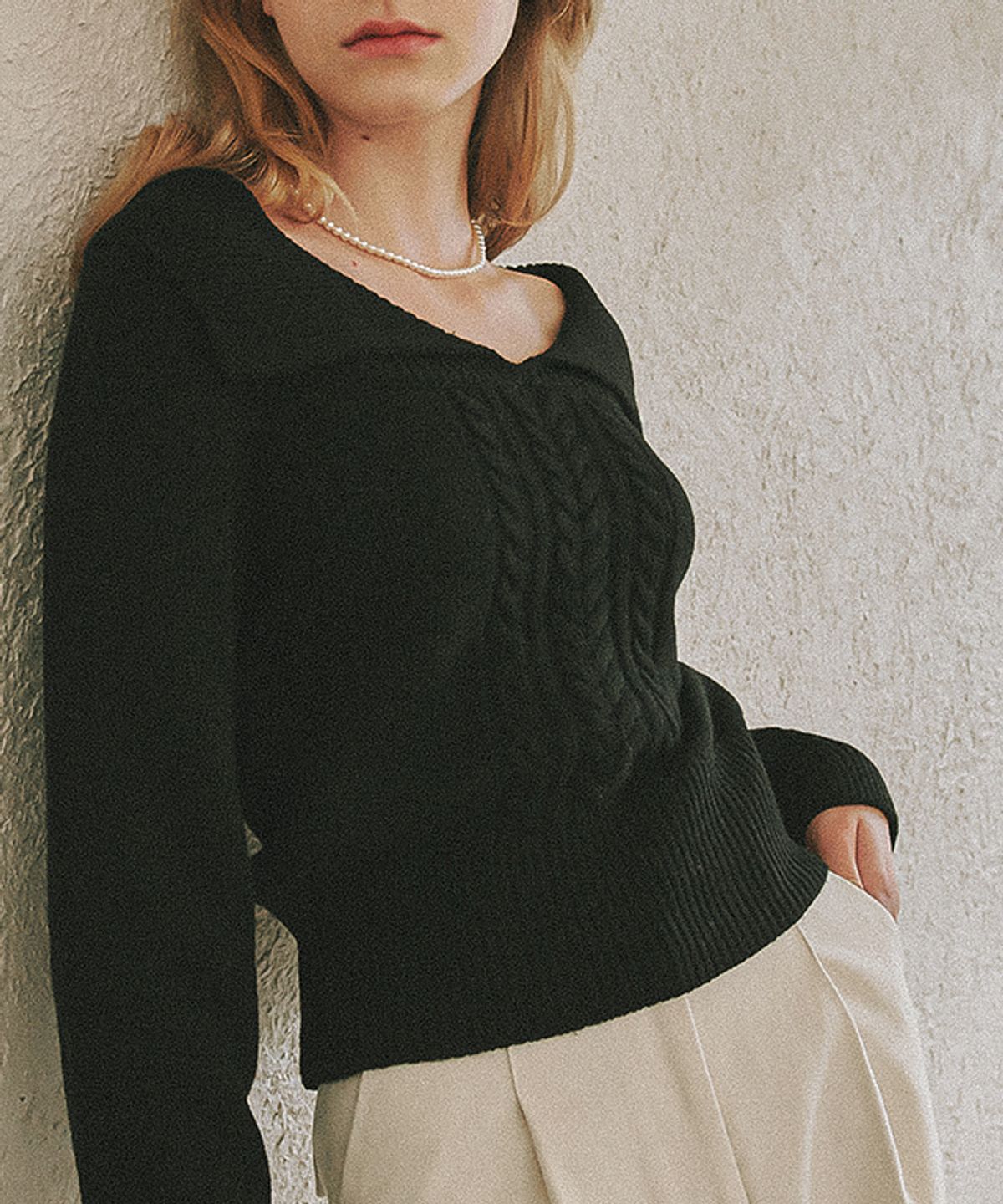 론론(RONRON) BIG COLLAR CABLE CROP KNIT BLACK