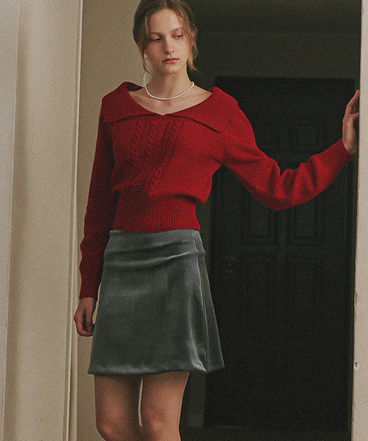 론론(RONRON) BIG COLLAR CABLE CROP KNIT RED
