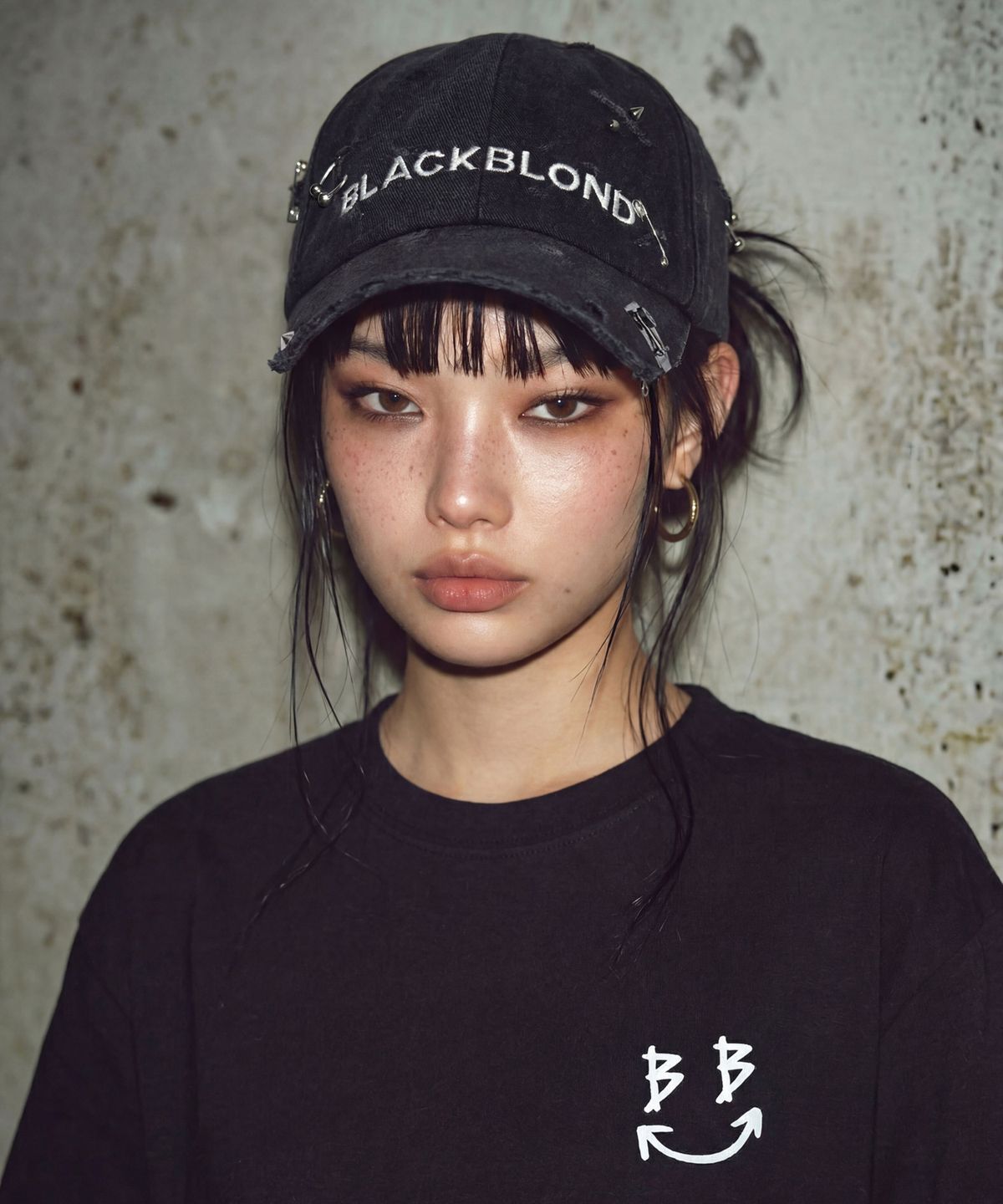 블랙블론드(BLACKBLOND) 비비디 립트 피어싱 커스텀 데님 캡 (블랙)