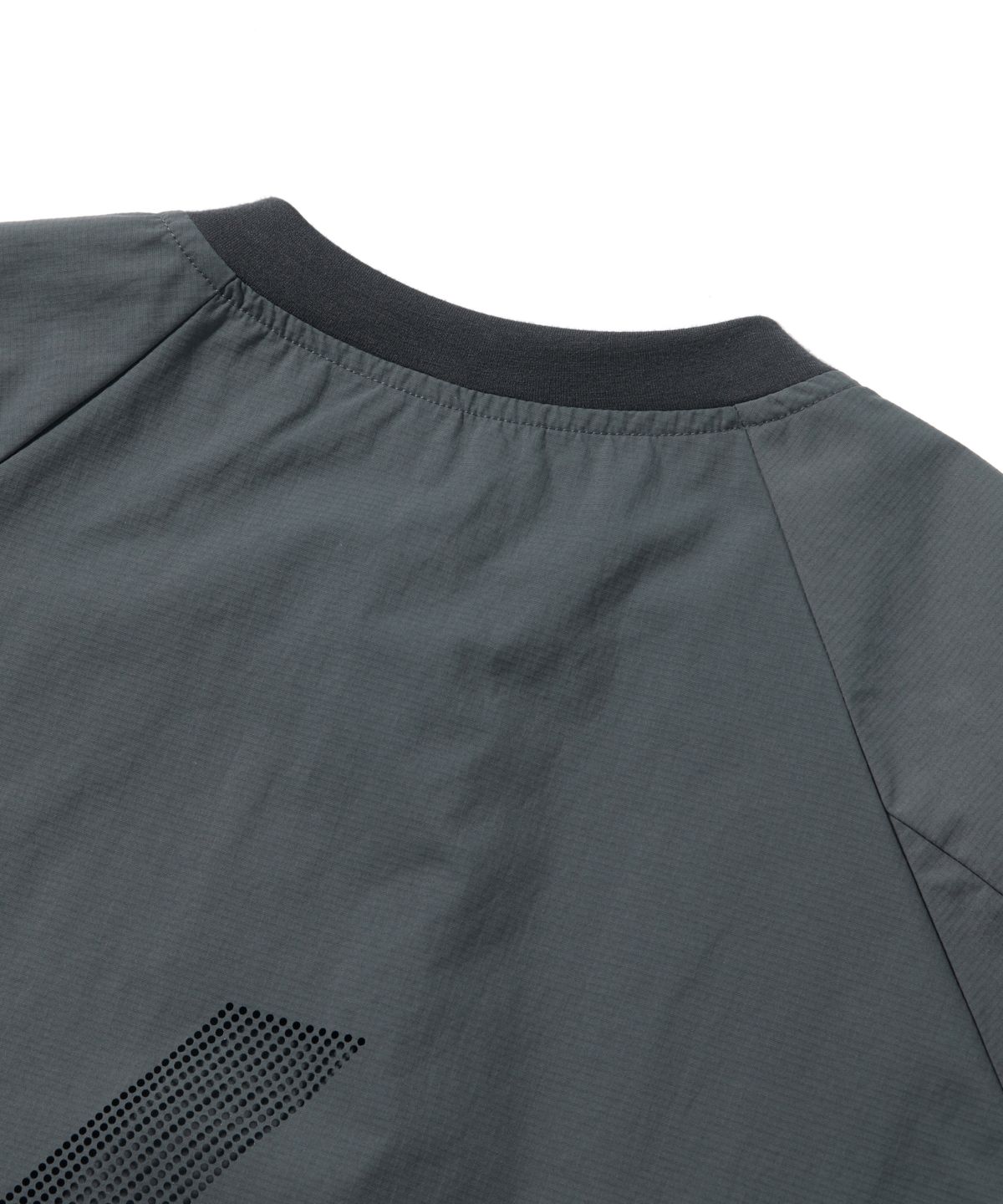 웰터 익스페리먼트(WELTER EXPERIMENT) WDT003_AMON MESH PULLOVER_Charcoal