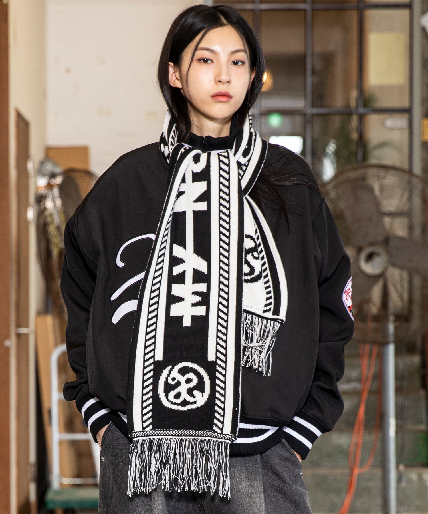 m.u japoness 凸凹リバーシブルスウェット （White×Black） MUSINSA | XTONZ XTA021 Extones Club Reversible Muffler (BLACK)