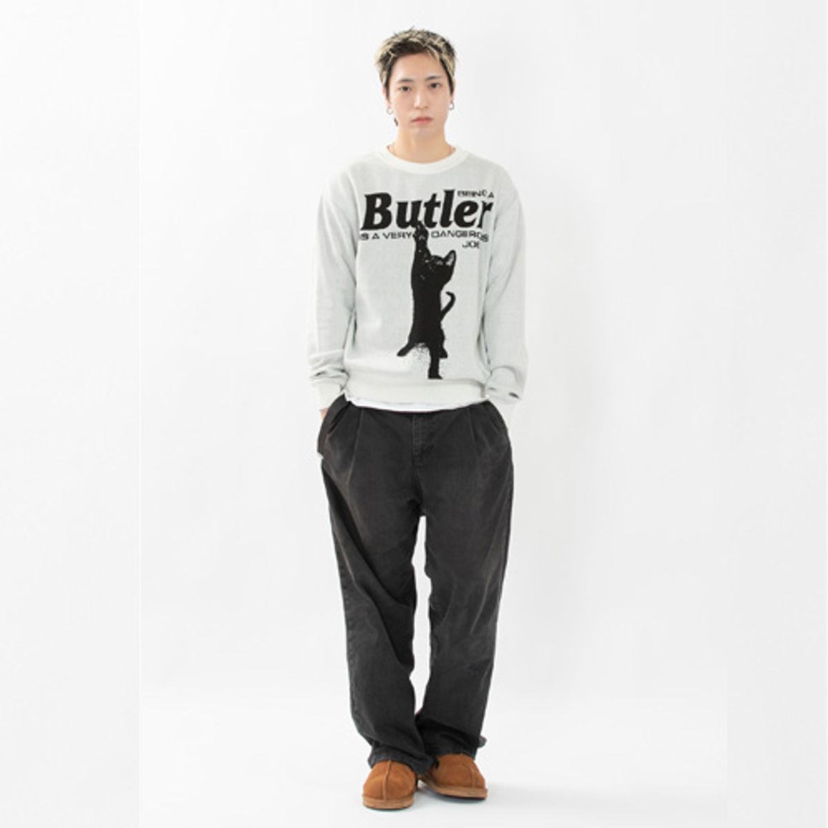 크루치(KRUCHI) CAT BUTLER Knit Sweater (WHITE)