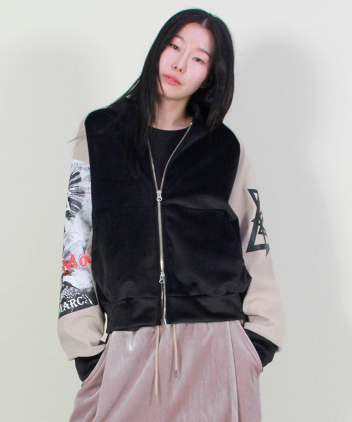 드마크(DEMARC) 벨벳 합포 펑키 스트릿 라이더 점퍼 베이지&블랙