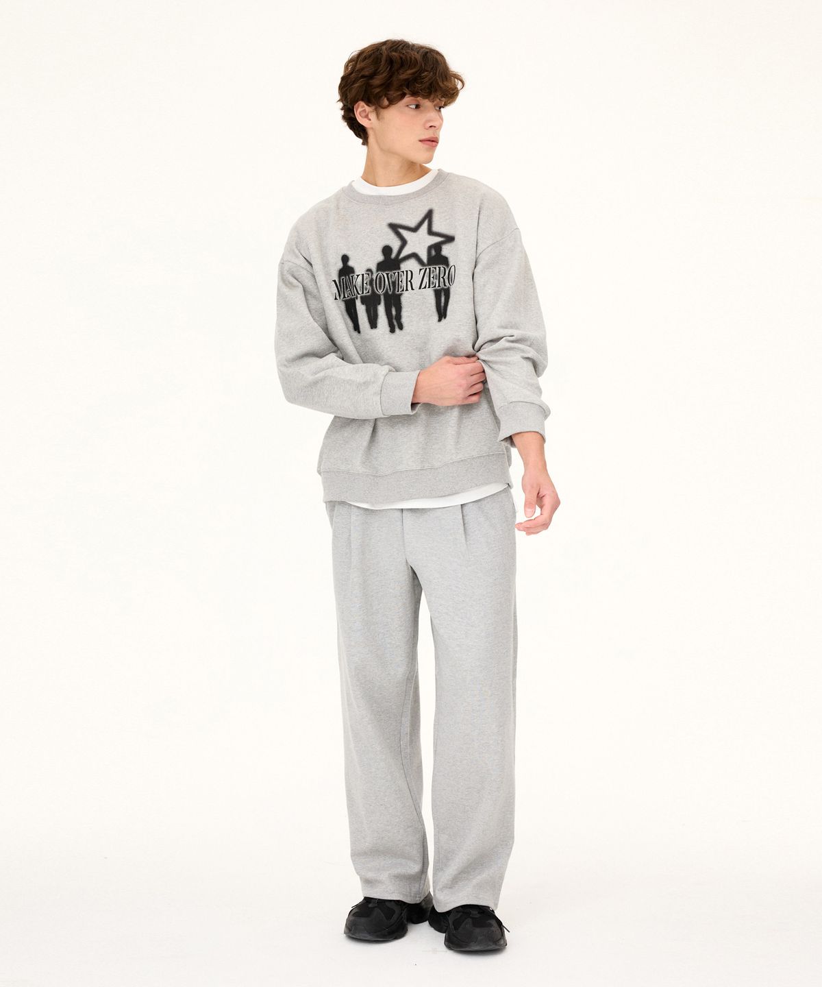 모즈모즈(MOZMOZ) 스타더스트 오버핏 기모 맨투맨 그레이