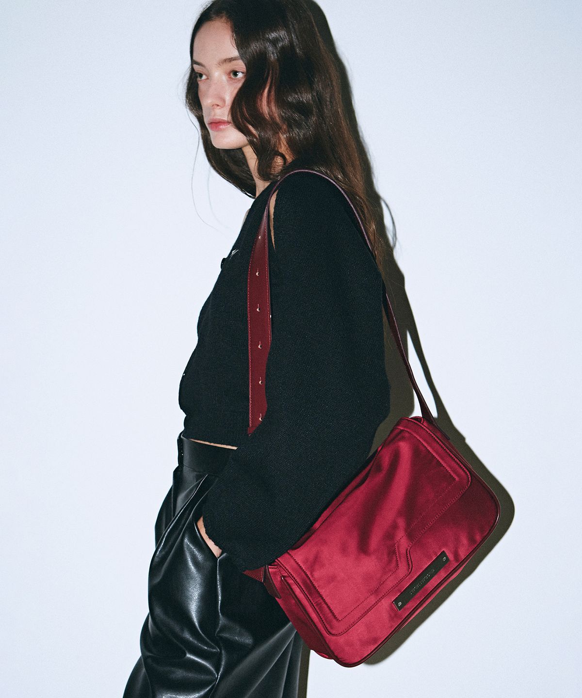 닉앤니콜(NICK&NICOLE) CRYSTAL WAVE POINT MESSENGER BAG_BURGUNDY