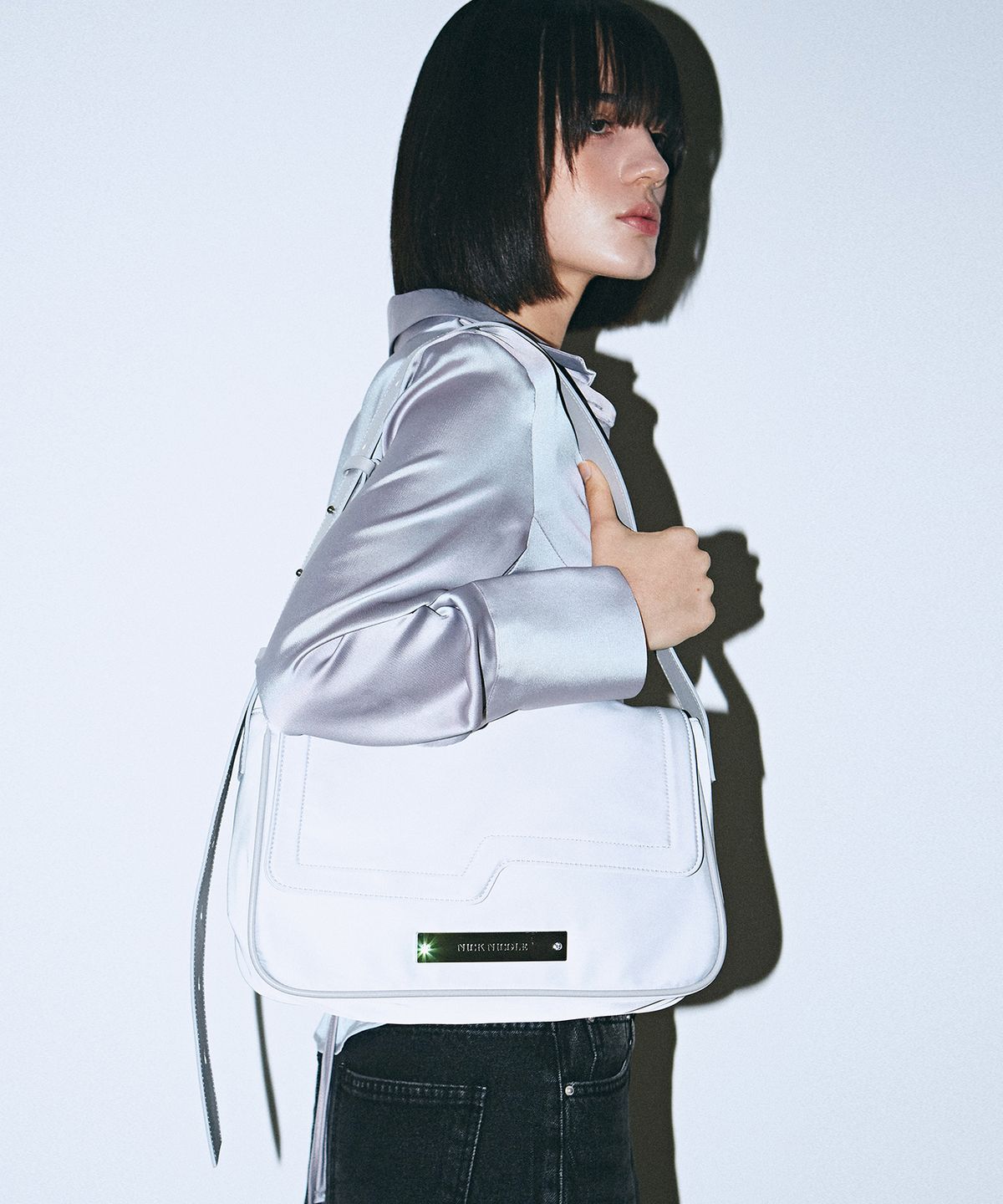 닉앤니콜(NICK&NICOLE) CRYSTAL WAVE POINT MESSENGER BAG_SILVER