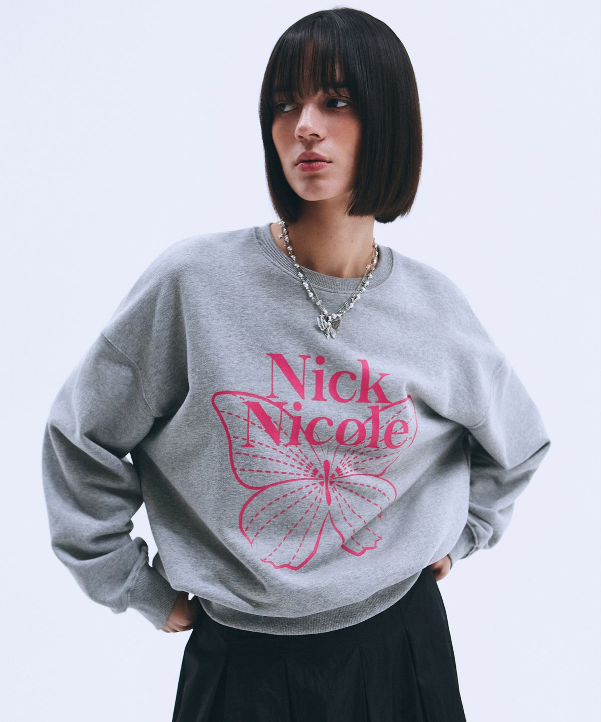닉앤니콜(NICK&NICOLE) BUTTERFLY SIGNATURE SWEATSHIRT_GRAY PINK