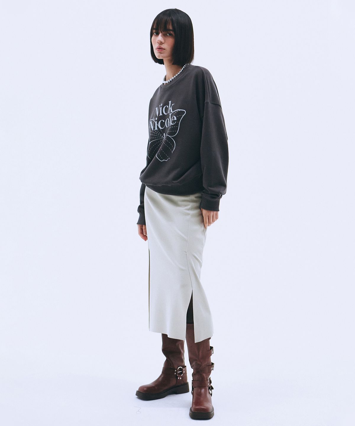 닉앤니콜(NICK&NICOLE) BUTTERFLY SIGNATURE SWEATSHIRT_CHARCOAL SILVER