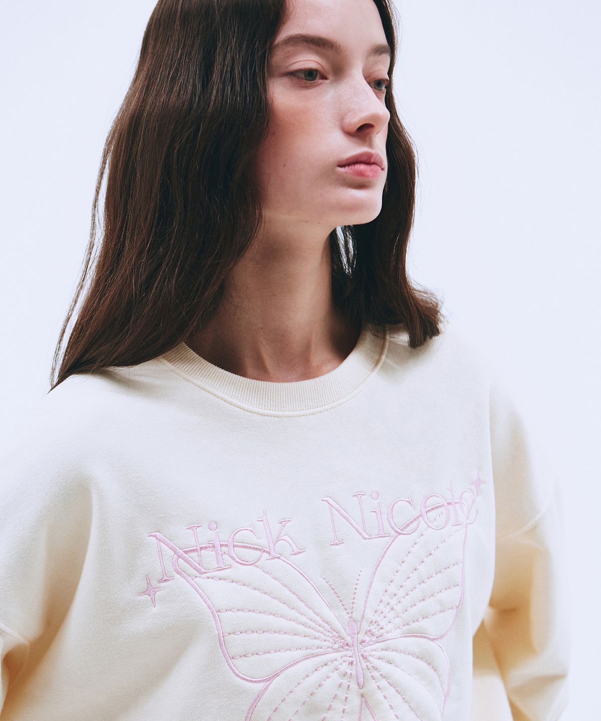 닉앤니콜(NICK&NICOLE) SHINE BUTTERFLY SWEATSHIRT_CREAM PINK
