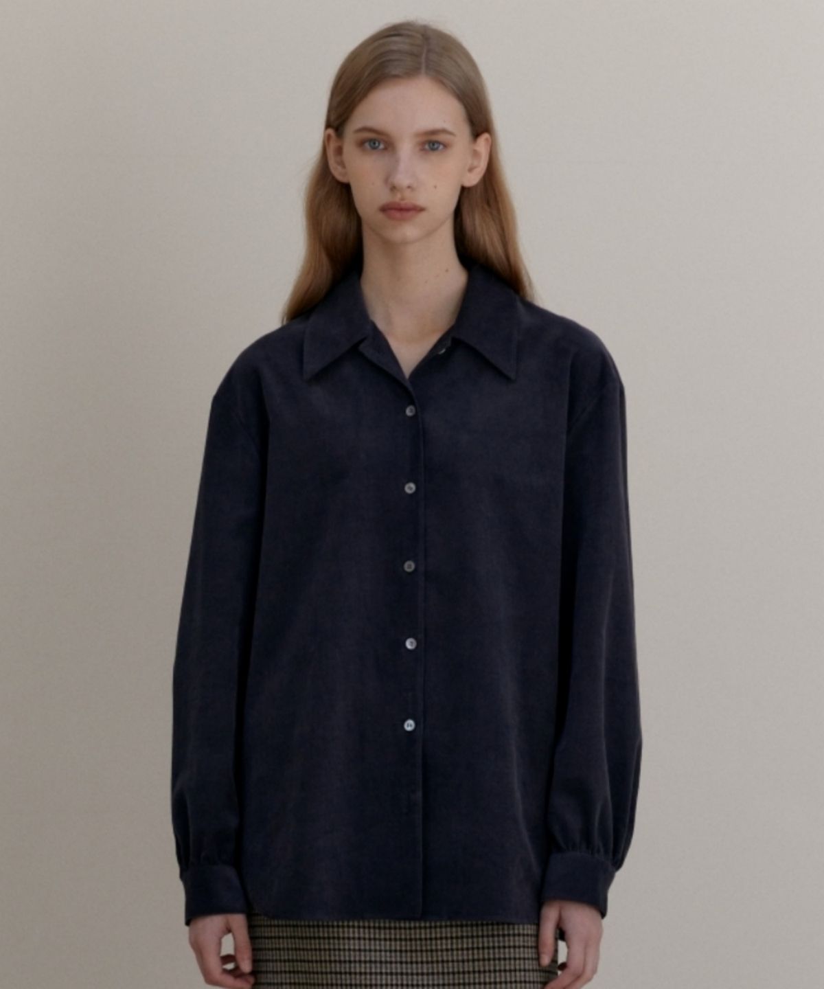 어나우트(UNNOUT) MINIMAL CORDUROY SHIRT - CHARCOAL