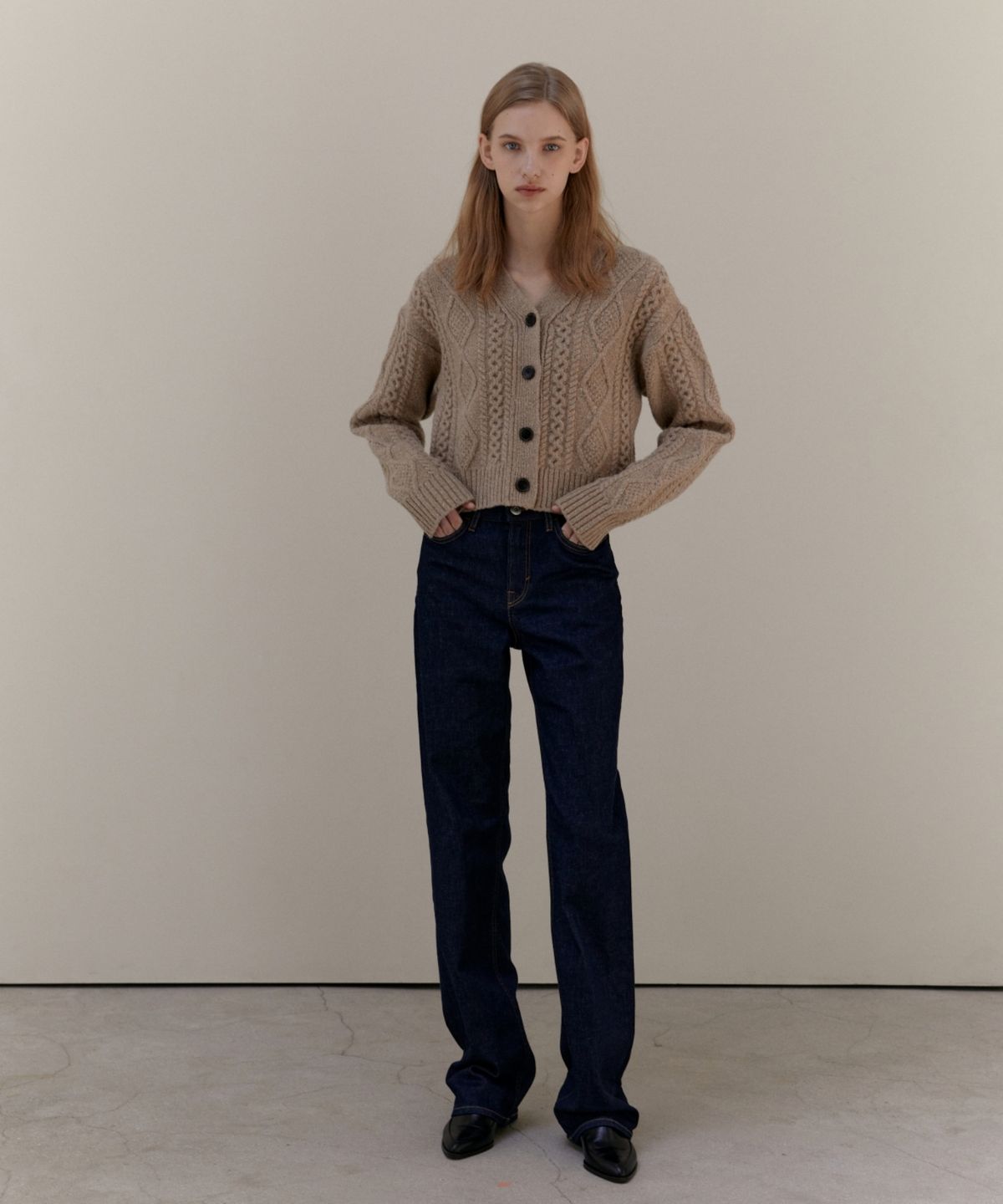 어나우트(UNNOUT) CABLE WOOL KNIT CARDIGAN - BEIGE