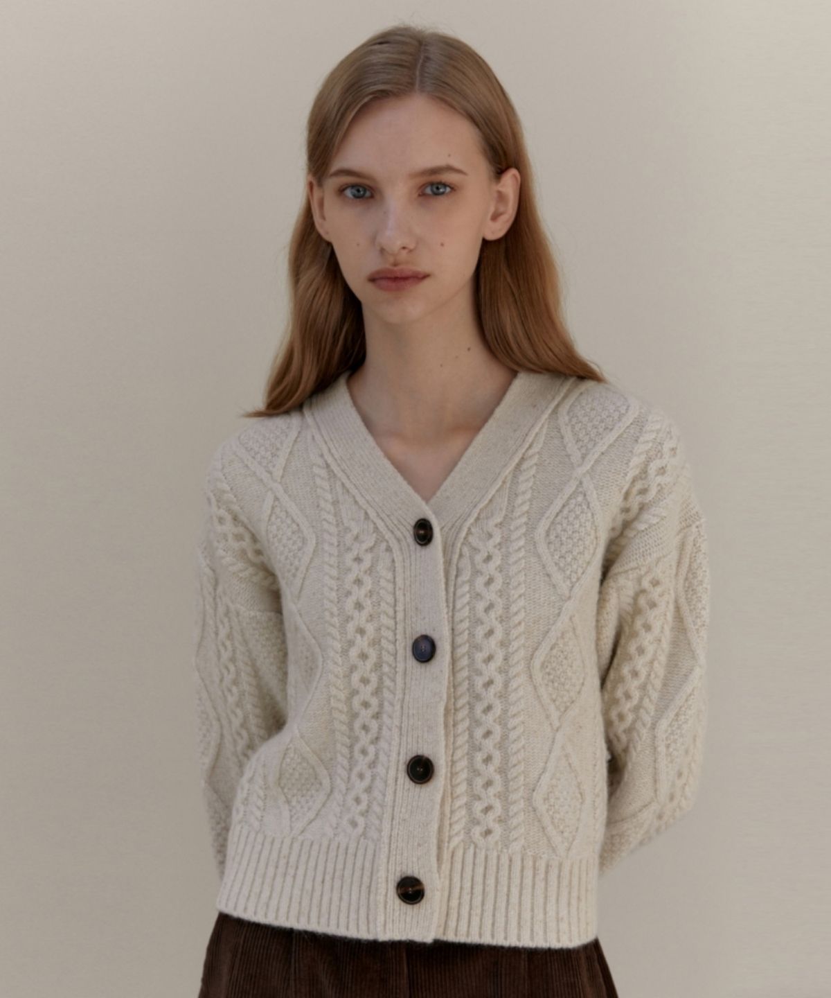 어나우트(UNNOUT) CABLE WOOL KNIT CARDIGAN CREAM - OATMEAL
